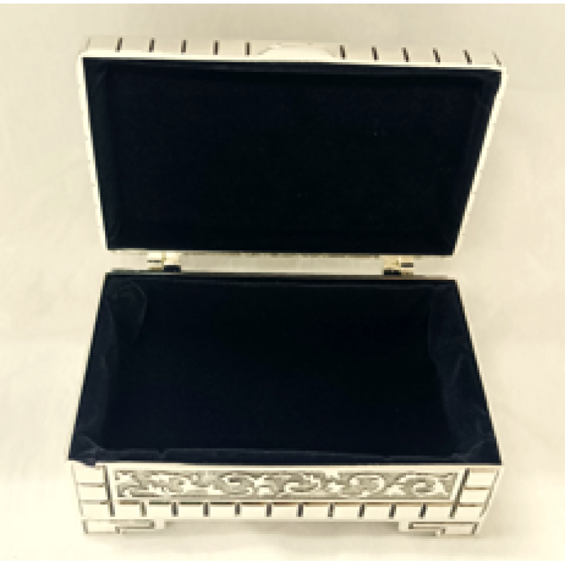 Μπιζουτιέρα Επάργυρη Λακαρ... Μπιζουτιέρα Επάργυρη Λακαρ...