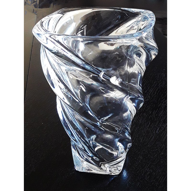 Γυάλινο Βάζο Με Κυματιστό Σ...